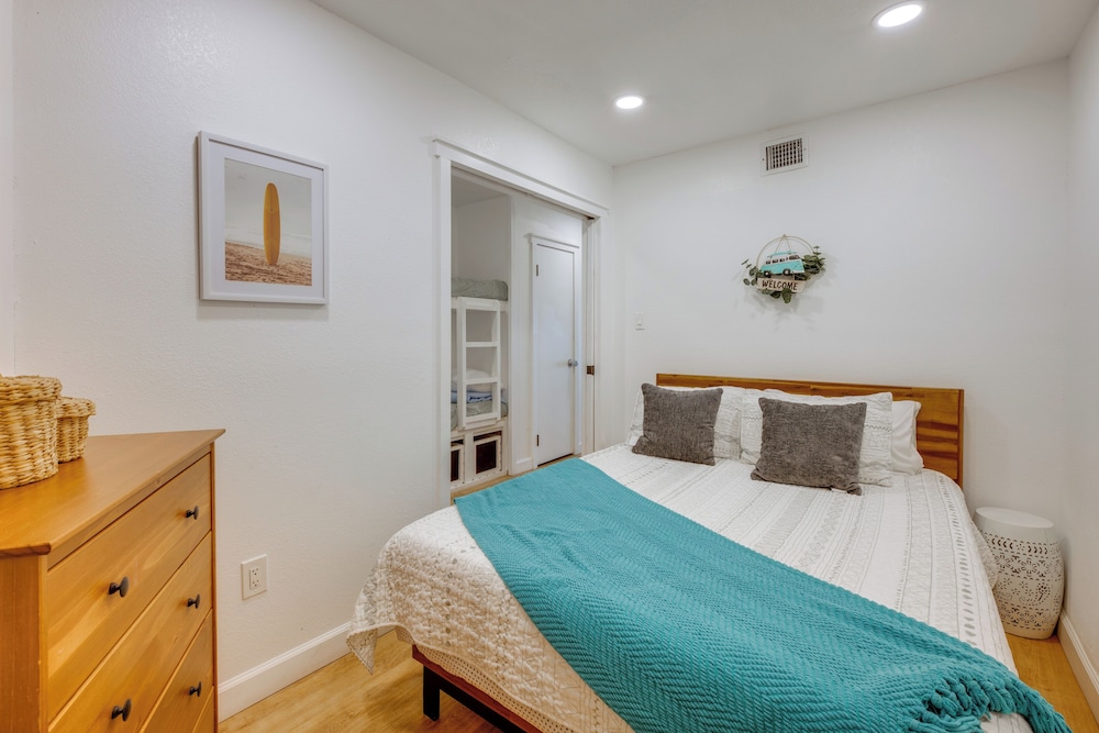 Steps to Beach: Corpus Christi Condo w/ Balcony