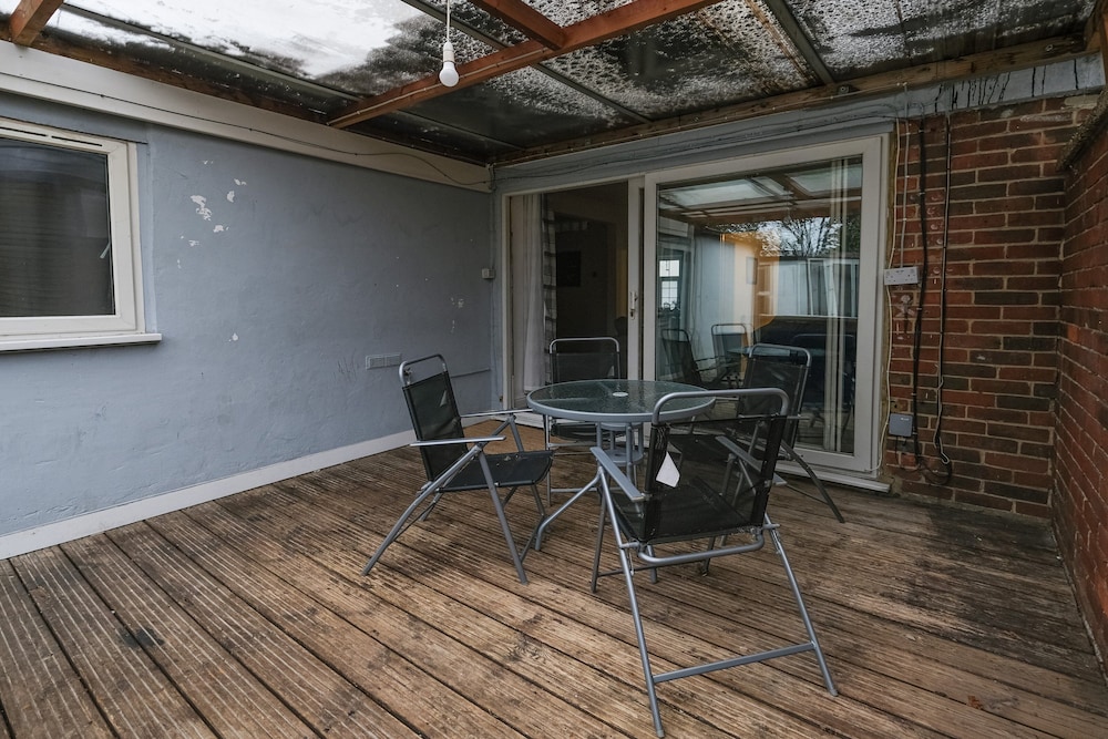 Modern 4 Bedroom Hse Garden in Feltham