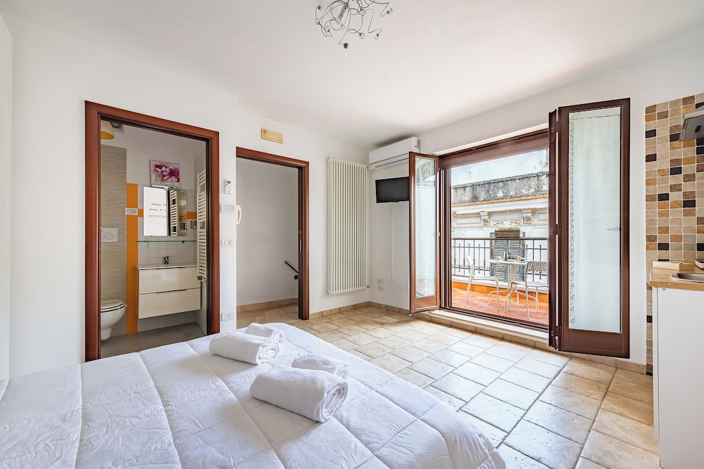 Helios Room