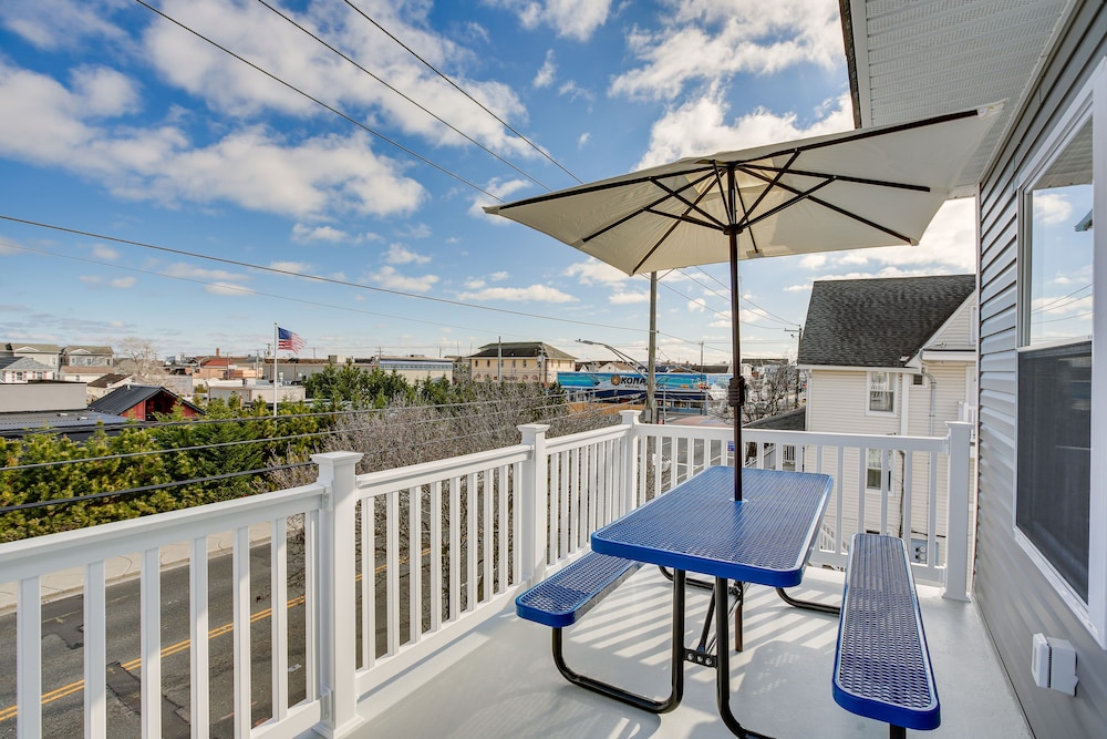 Spacious Wildwood Condo: Walk to Beach! view 2