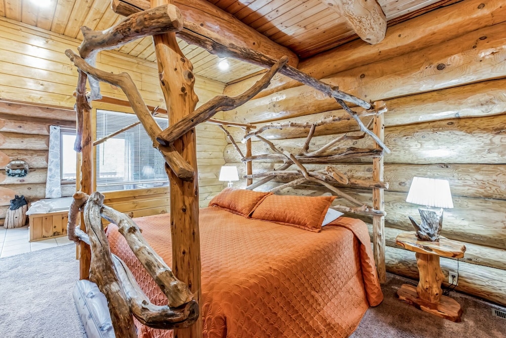 Royal Views - Private Mountain Top Cabin 2 Bedroom Cabin by Heavenly Views Resort view 5