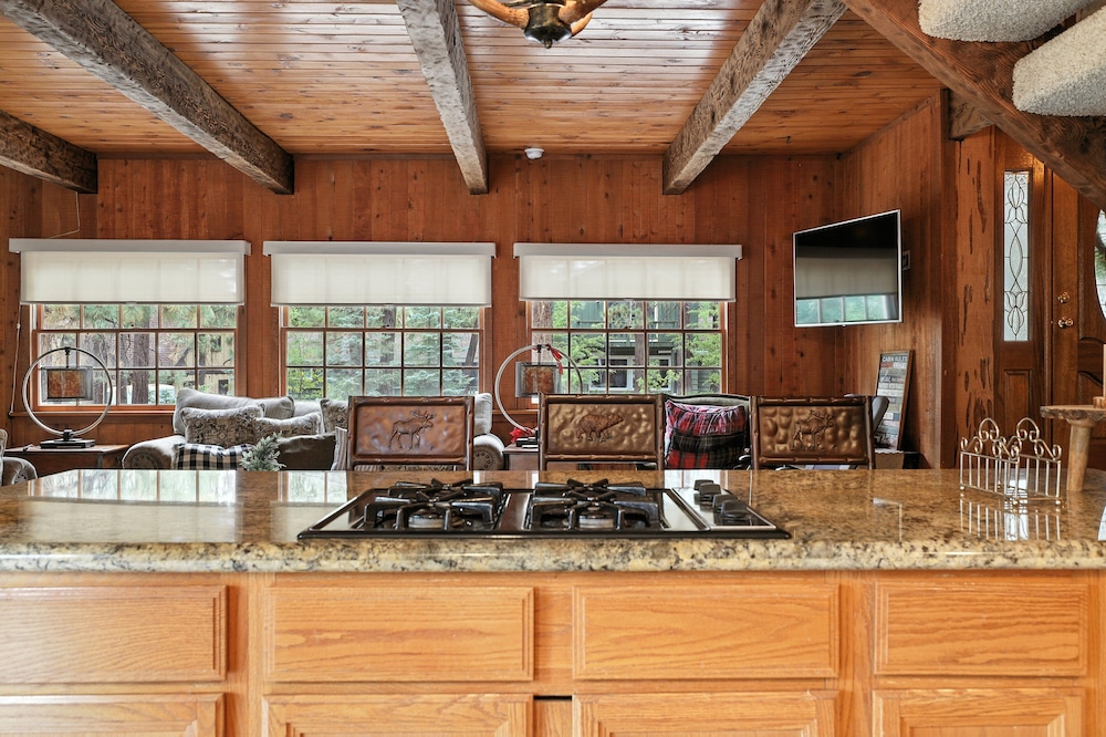 Big Bear Lake Cabin With Game Room 3 Bedroom Cabin