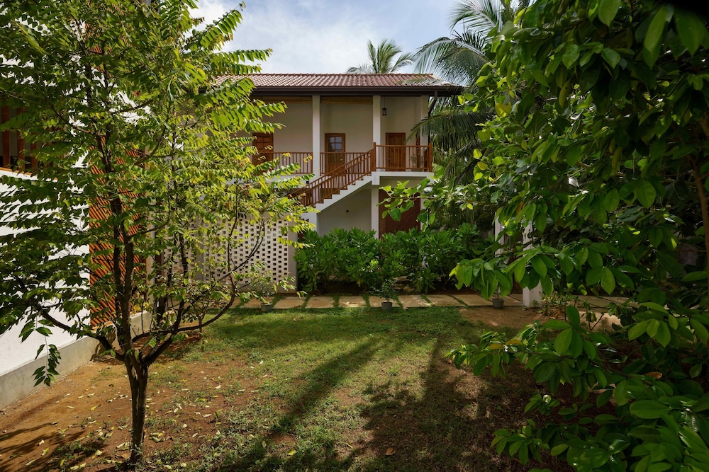 Kandakuliya Sunrise Beach Villas