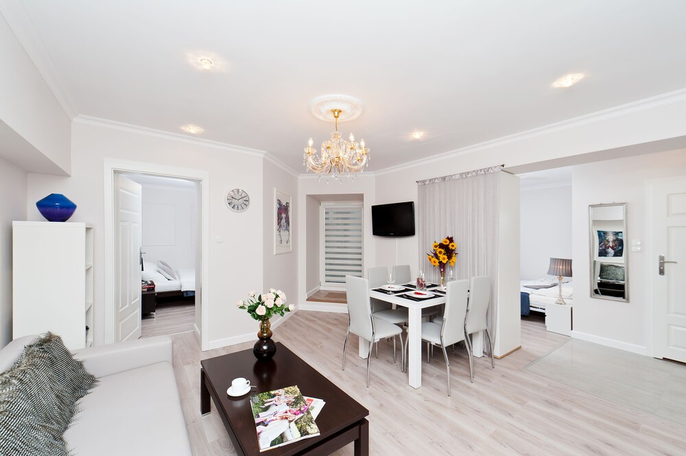 EchoDom 3 Apartments