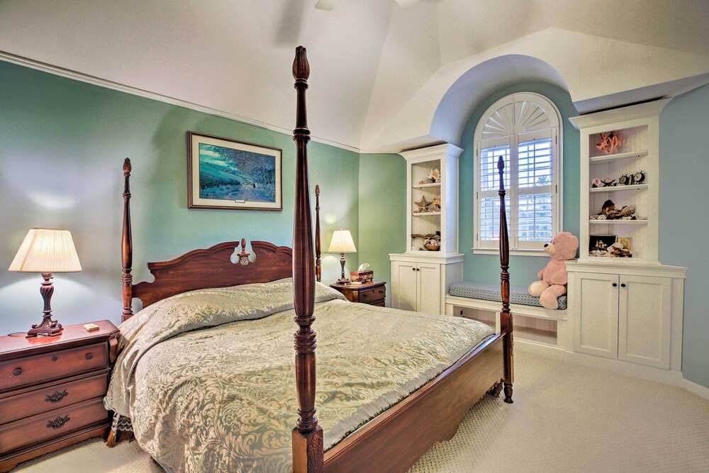Secluded Acworth Mansion w/ Pool + Game Room!