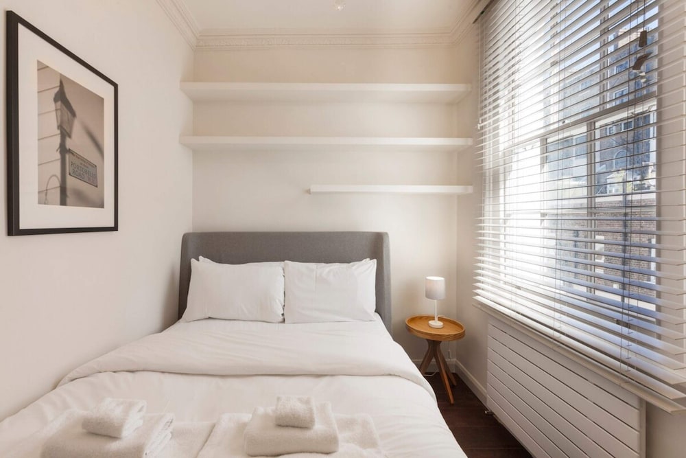 Elegant, Airy 2 Bedroom Flat in Paddington