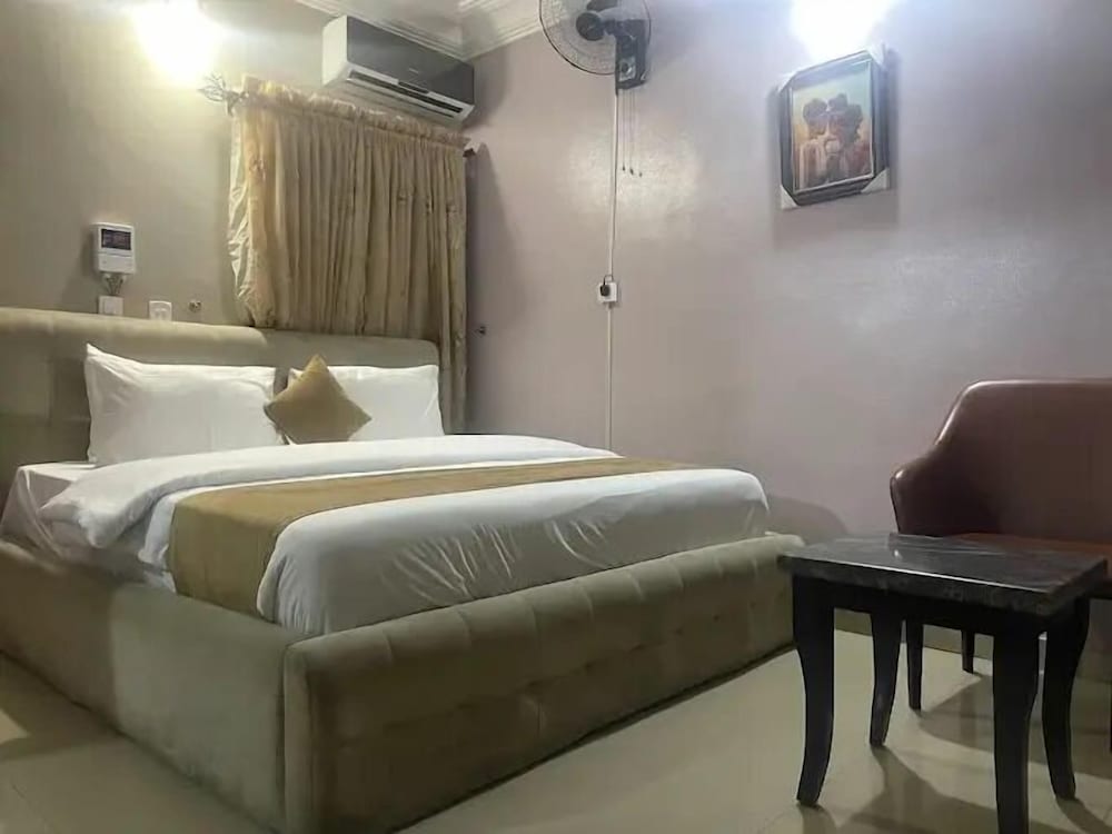 House 17 Apartment and Services Ltd