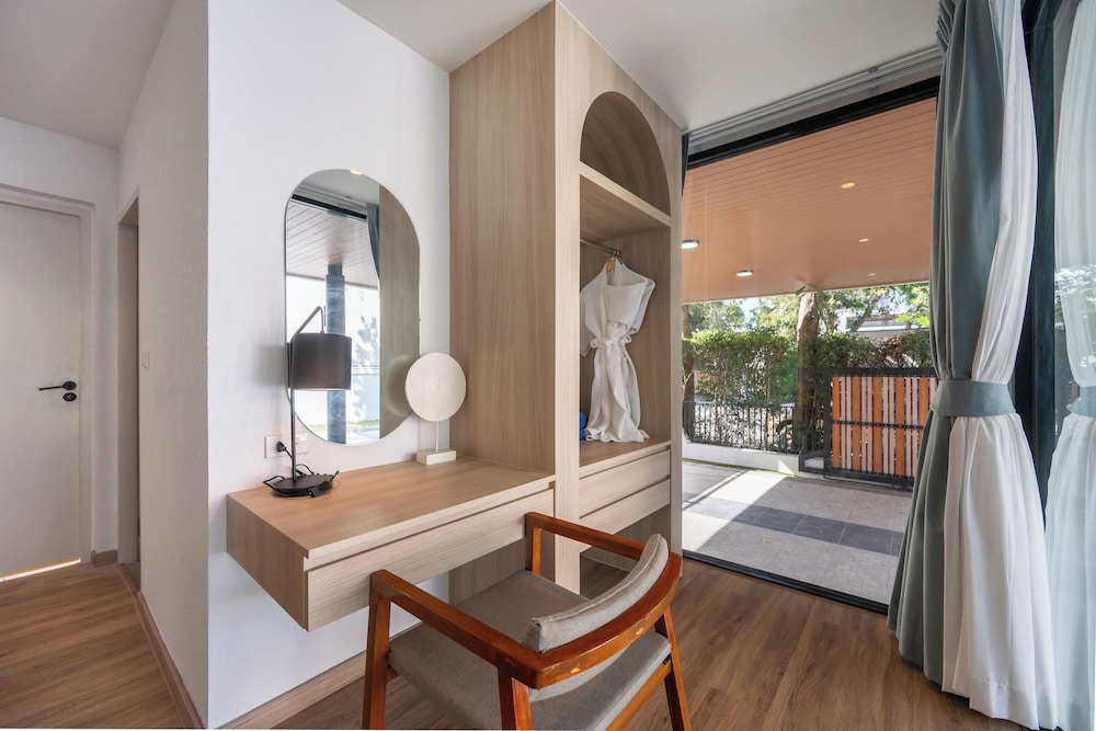 Mövenpick Pool Villa 6BR