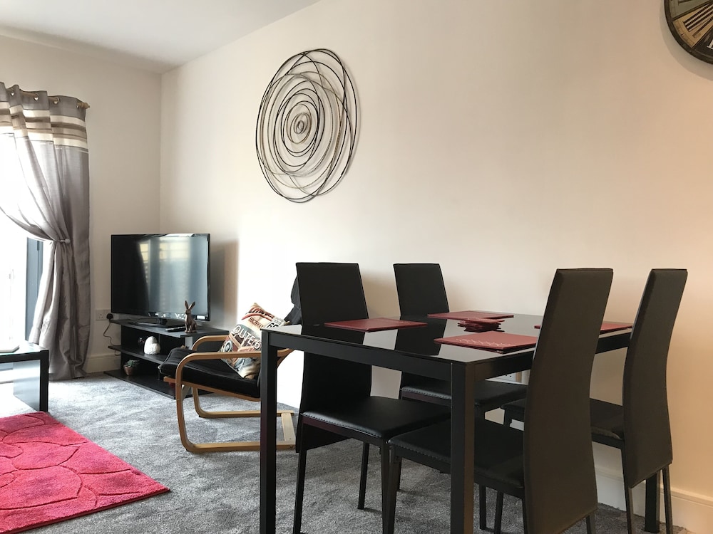 Grand Central Apartments, Centro