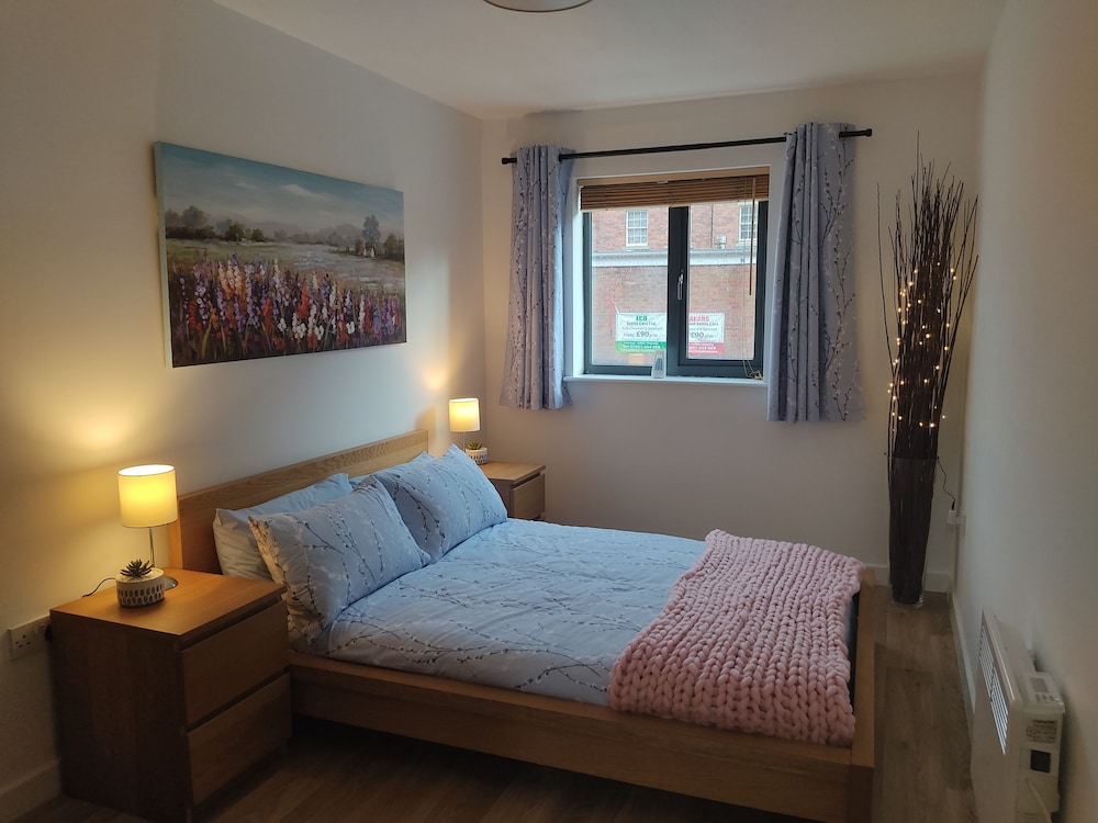 Fantastic Centrally Located 1 bed Apartment view 2