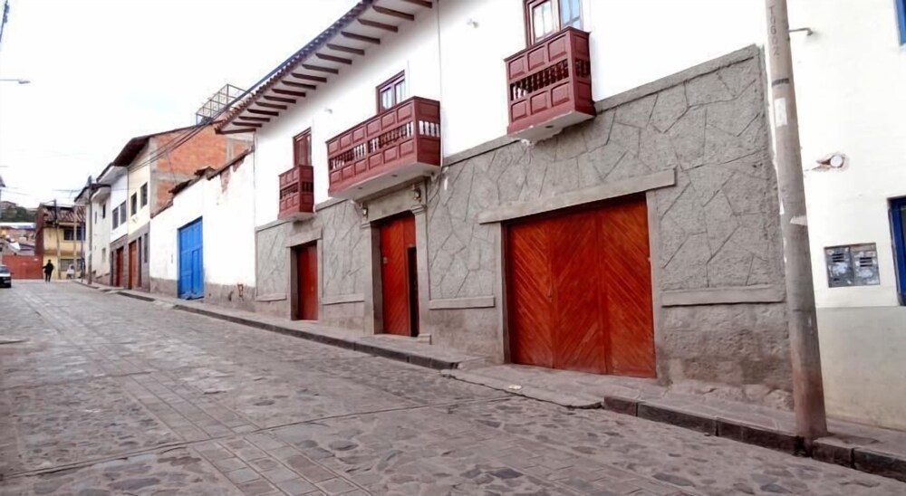 Intiraymi Guest House