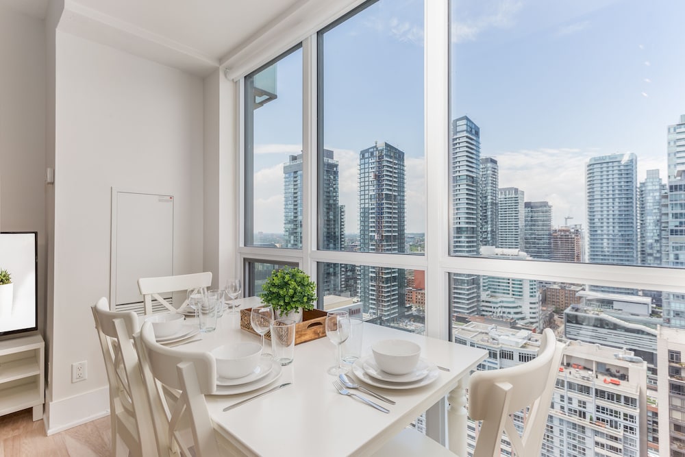 Applewood Suites - CN Tower & Convention
