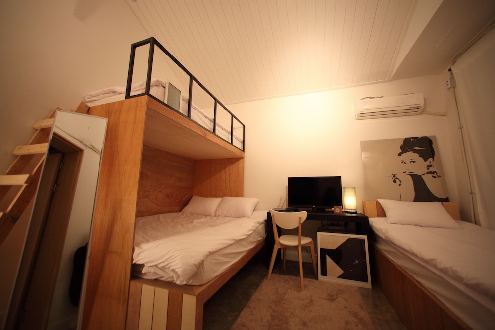 House740