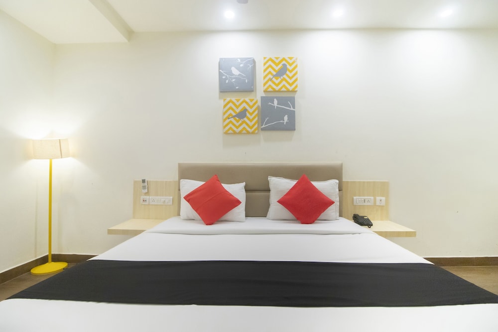 OYO 16340 Yellow Hotels