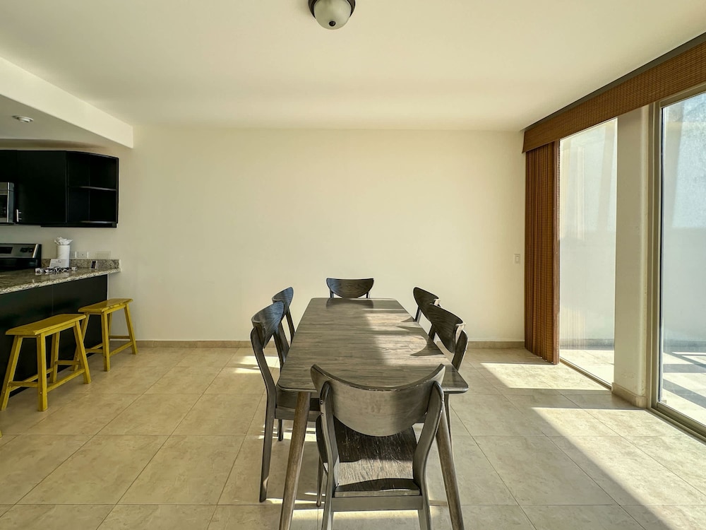 2BR Sunset Escape for Families