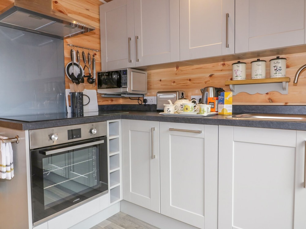 Little Orchard Lodge view 4