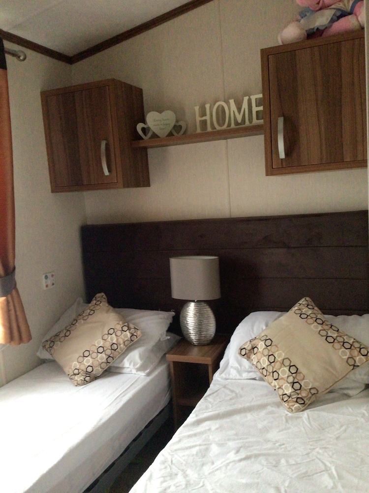 Newquay Haven Caravan 42x14 With Ocean Views