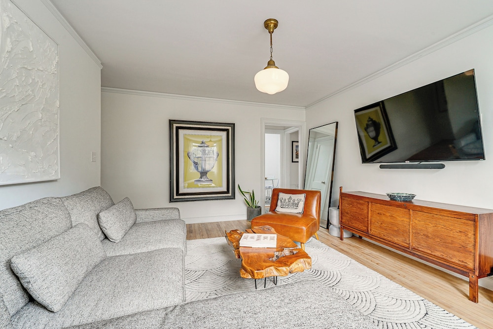8 Mi to Beach: Cozy Condo Getaway in Wilmington!