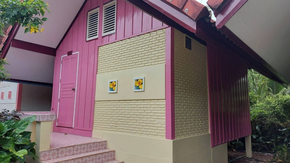 Haad Somboon House