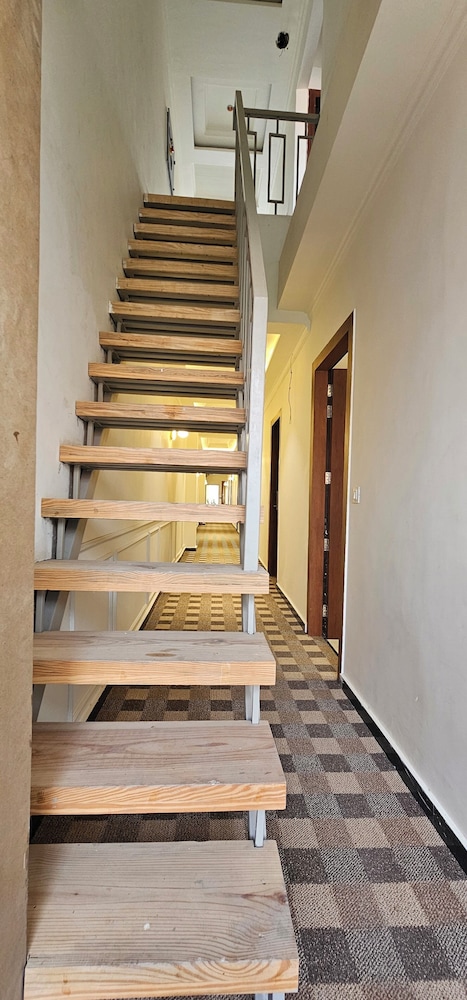 Hotel Sharanga