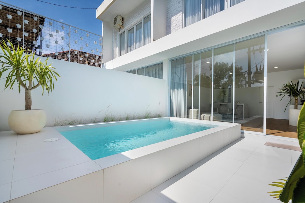 Dreamland Villa 1 Pool & Walk to Beach