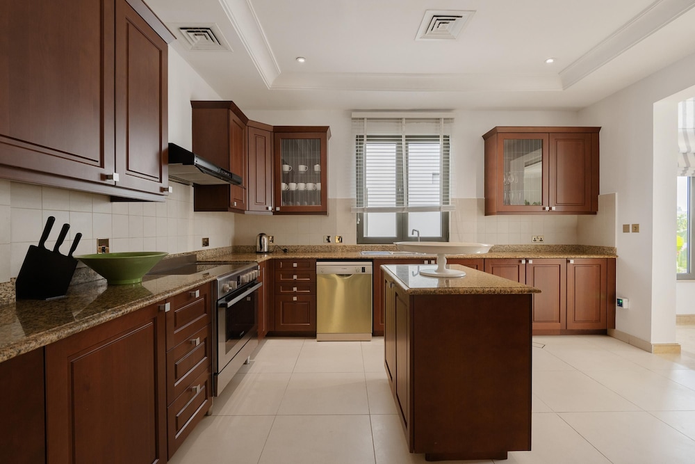Villa on Beach w Private Pool The Palm Jumeirah
