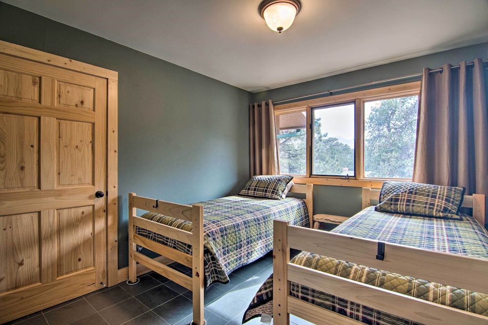 Estes Park Home w/ AC - 1/2 Mi to Lake Downtown! - Property Image 23