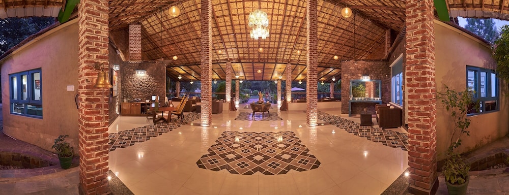 Aacorn Hideaway Resort & Spa