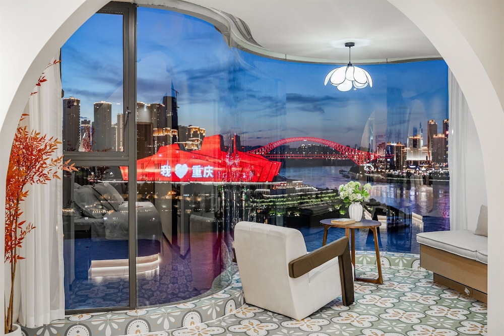 Baihong Riverview Drone Show Apartment