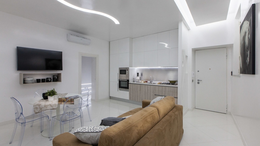 Rental In Rome Piazza Venezia View Luxury Apartment B
