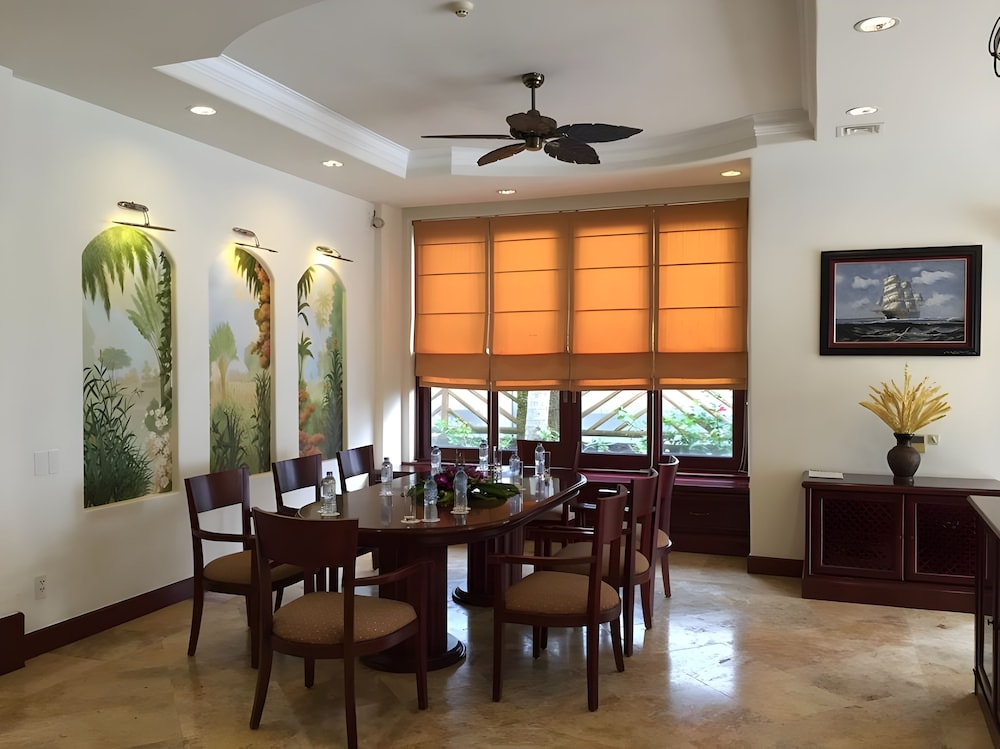 meeting & event spaces
