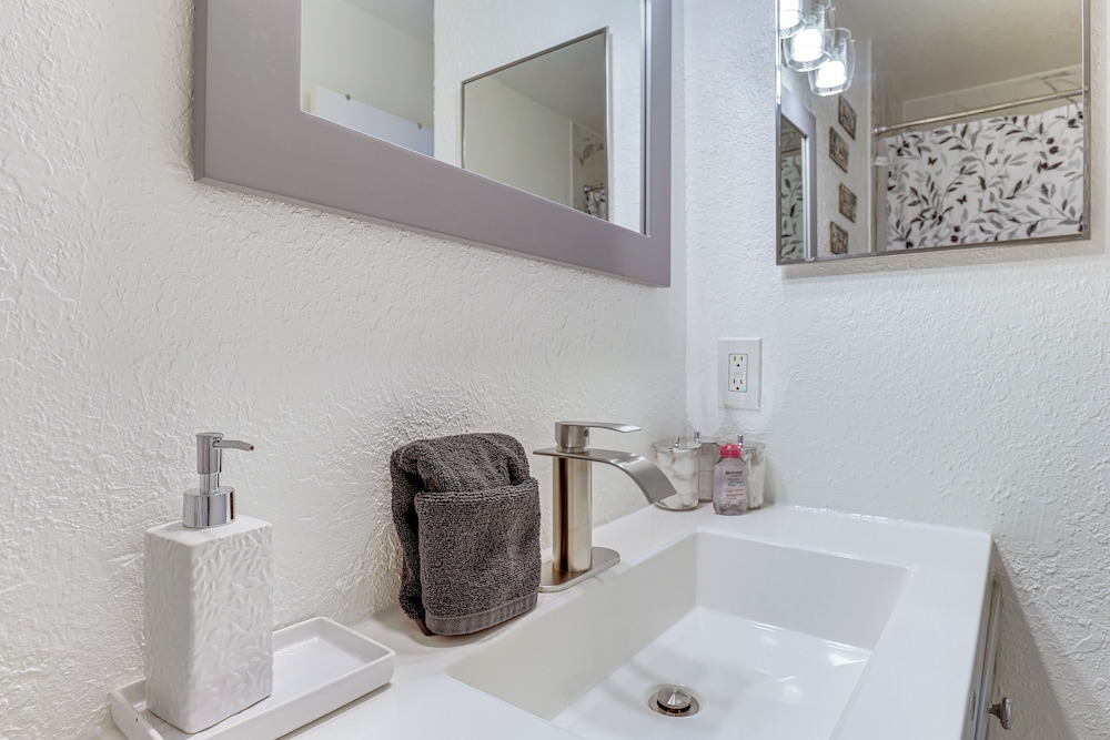 Within 10 Mi of Fort Pierce Beaches! Bright Duplex