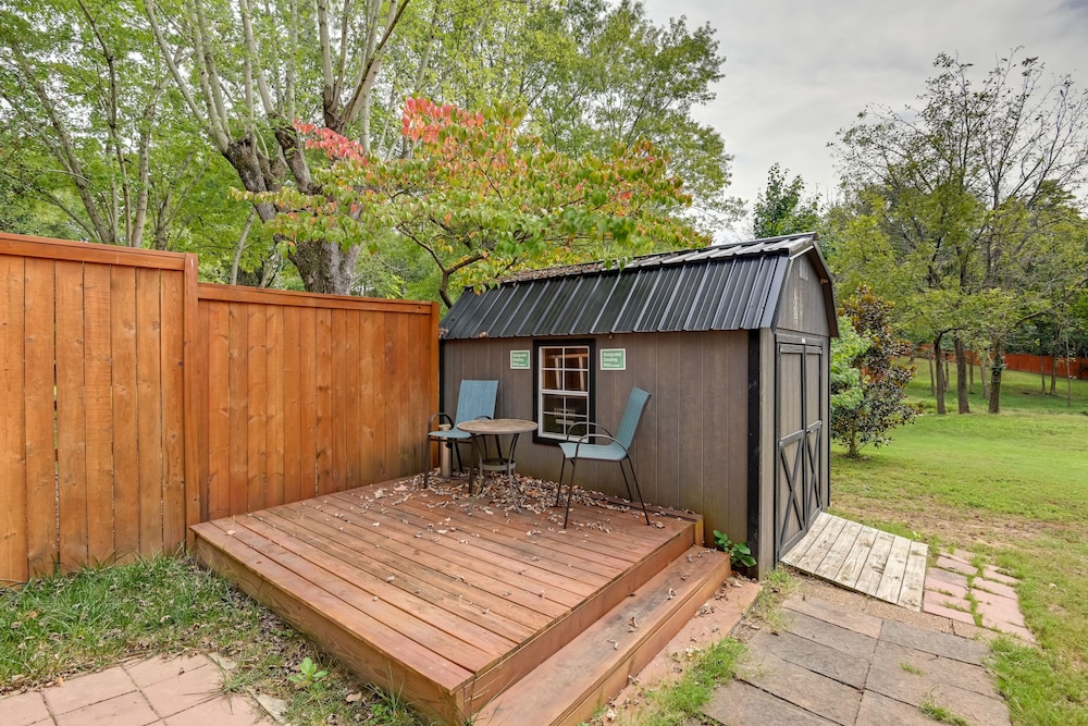 Old Hickory Hideout: Charming Apt w/ Deck! - Property Image 4