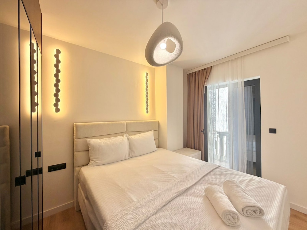 Lunamare Apartments