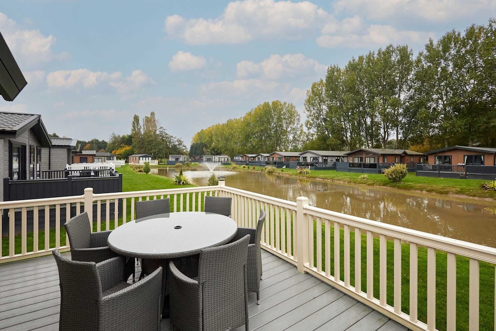 Host Stay Water s Edge Lodge