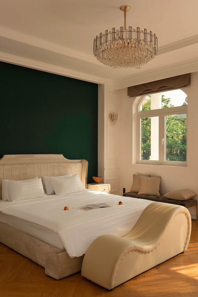 Grand Villa