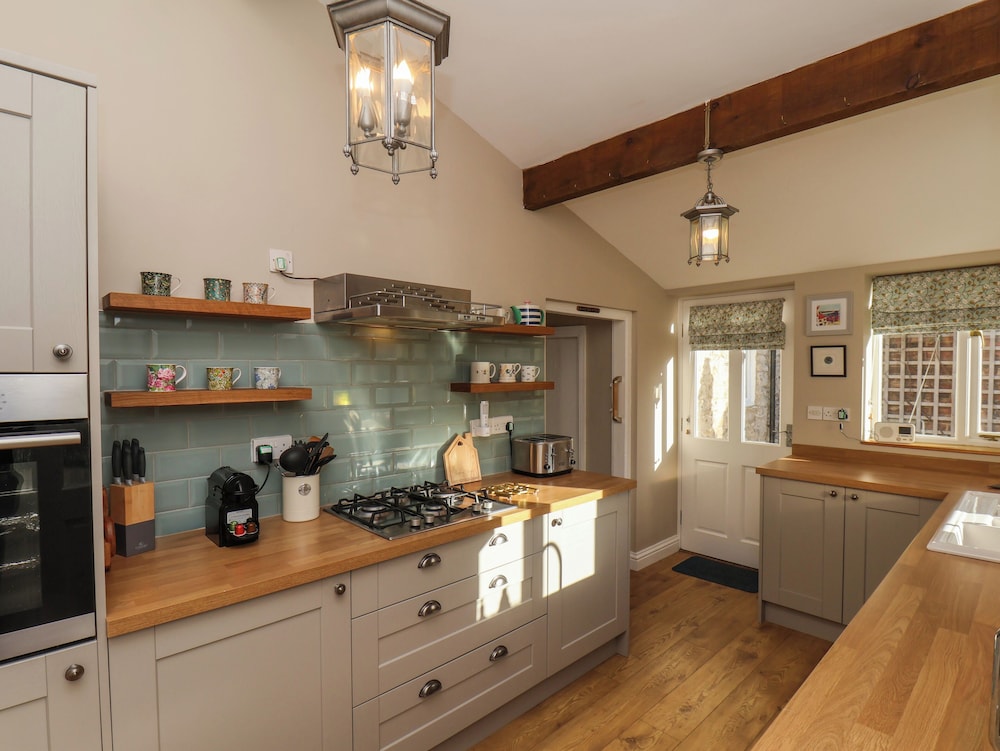 Sixpence Cottage