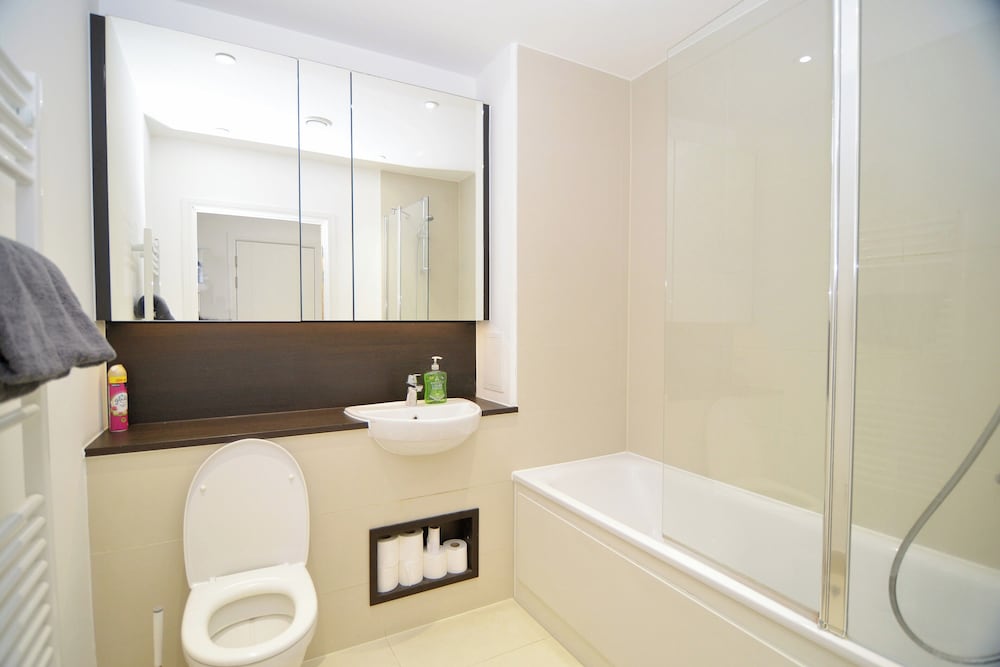 London Chic 2-bed Apartment With Stunning Views