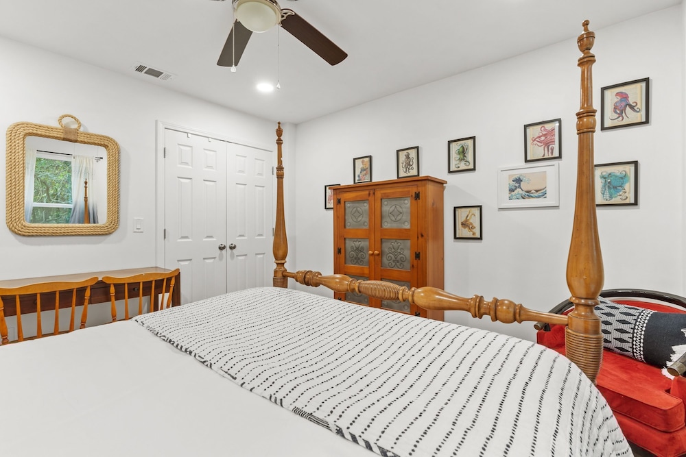 As You Like It by Avantstay Steps to Beach Bikes Sleeps 18