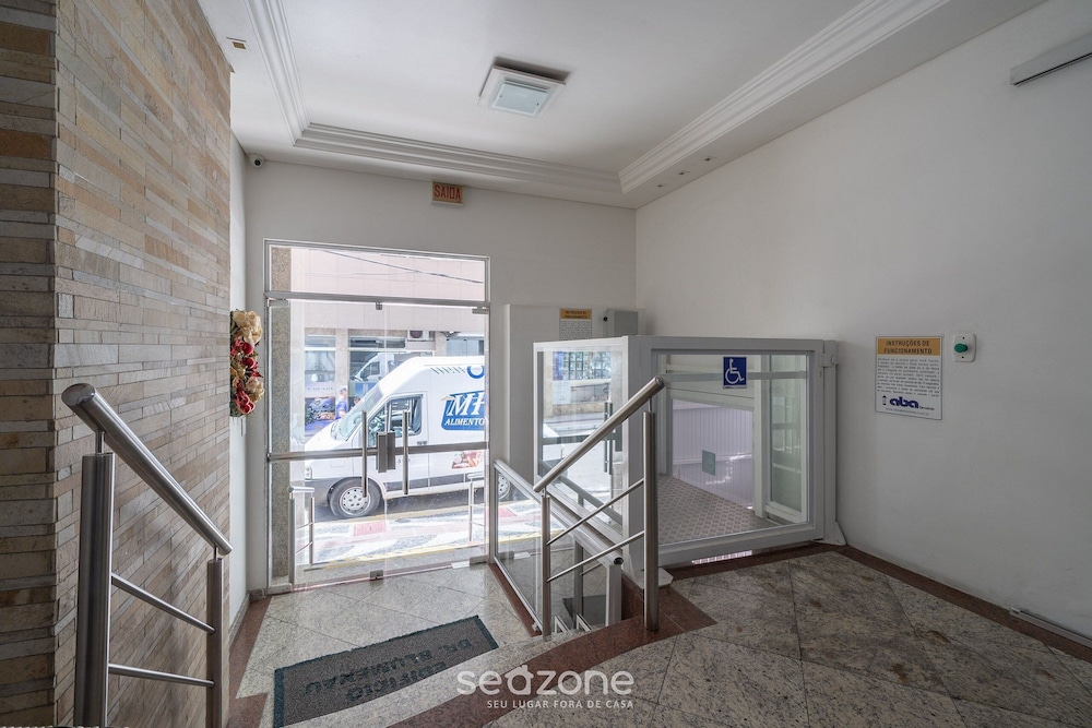 3BR apt 110m to Beach, Near BC Sights Drb0205
