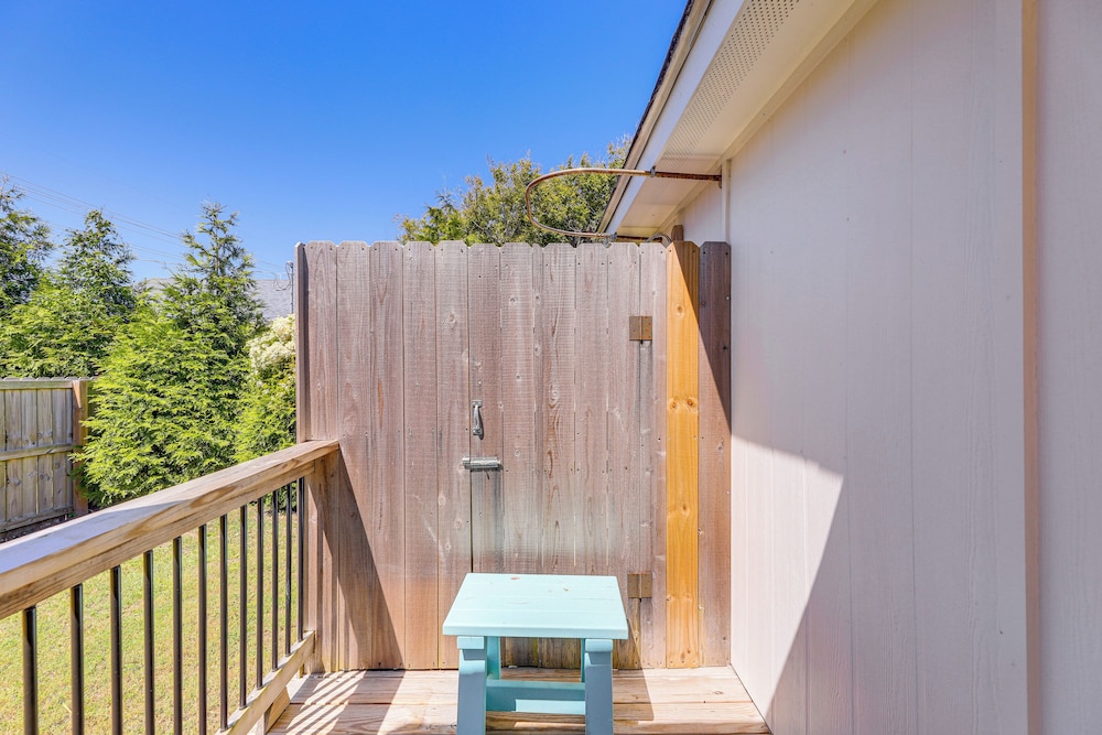 Fenced Yard, Walkable Location: Cozy Beaufort Home