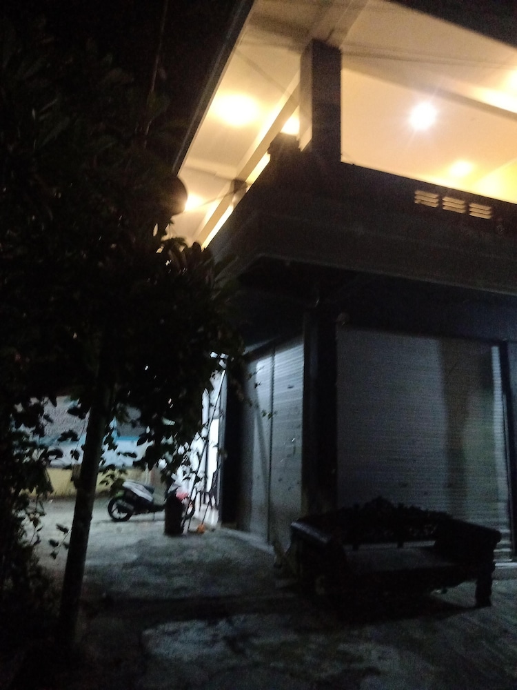 Ubud suites batuan