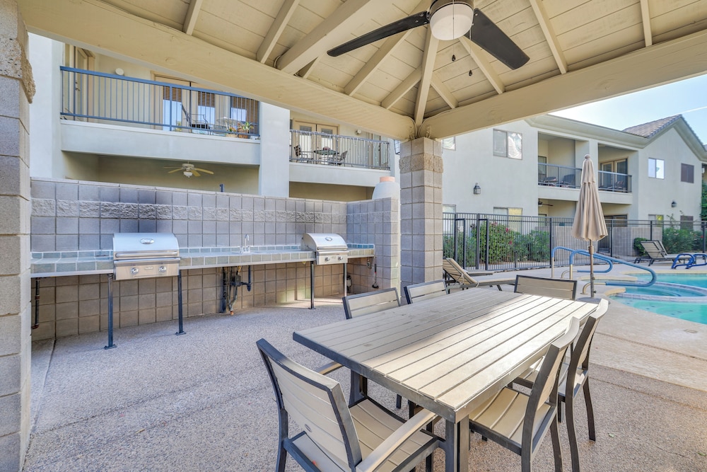 < 1 Mi to Biltmore Fashion Park: Condo w/ Pool!