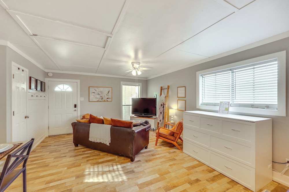 Pet-friendly Studio w/ Yard & Fire Pit in Vilonia!