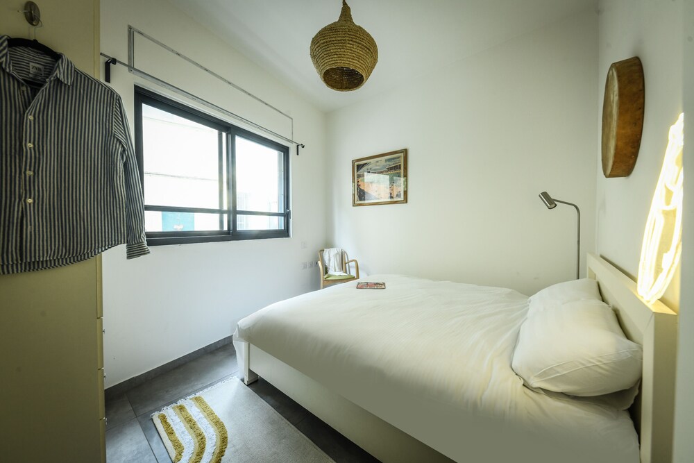 1BR duplex Apt with private Balcony view 5