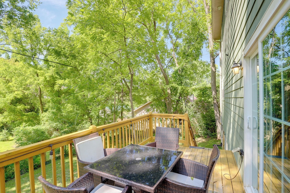 Family Home w/ Game Room, 3 Mi to Dtwn Asheville!