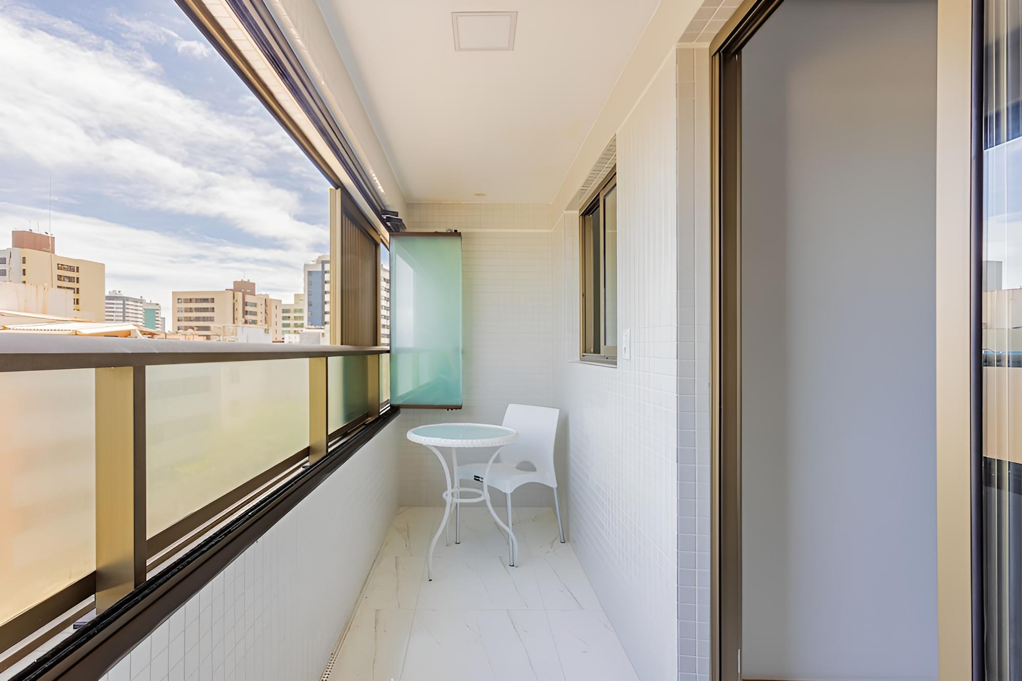 CZ01 Lindo Quarto e Sala com Vista Mar
