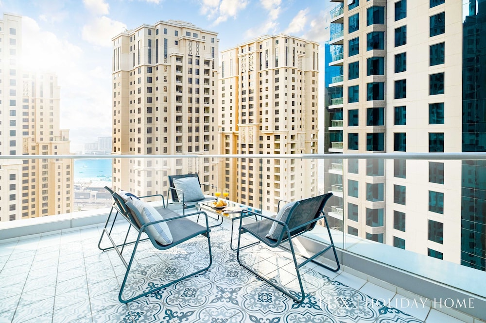 LUX  Marina Promenade Penthouse suite