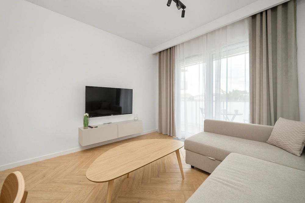 Latte Apartament Parking by Renters