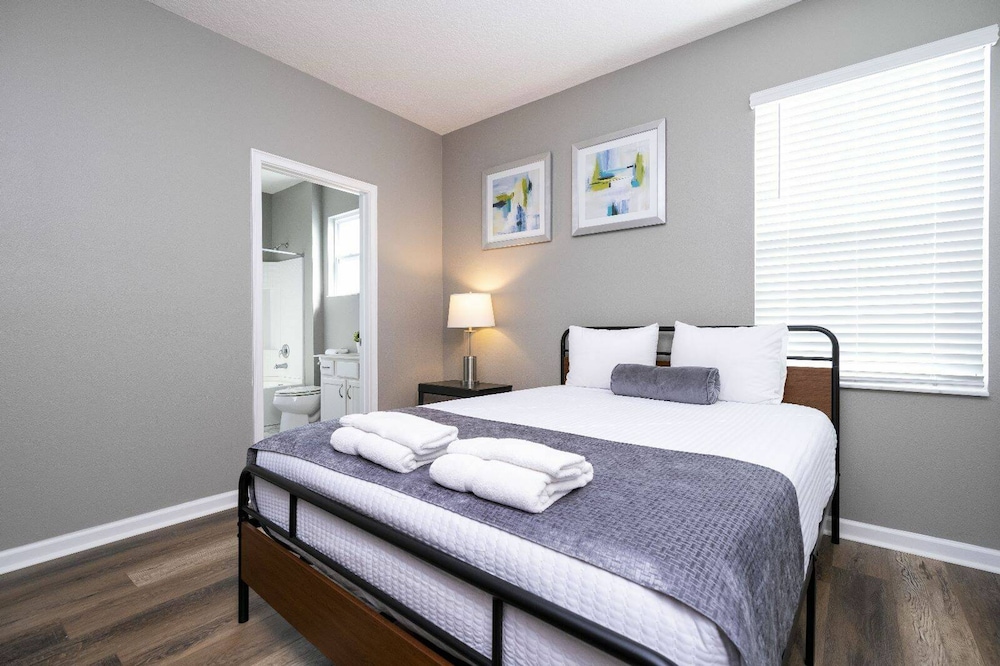 Solterra 12bd 11 5bat Sleeps24 Disney Pool Spa